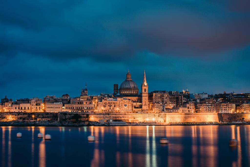 Apartment With Stunning Seaviews Sliema Exterior foto