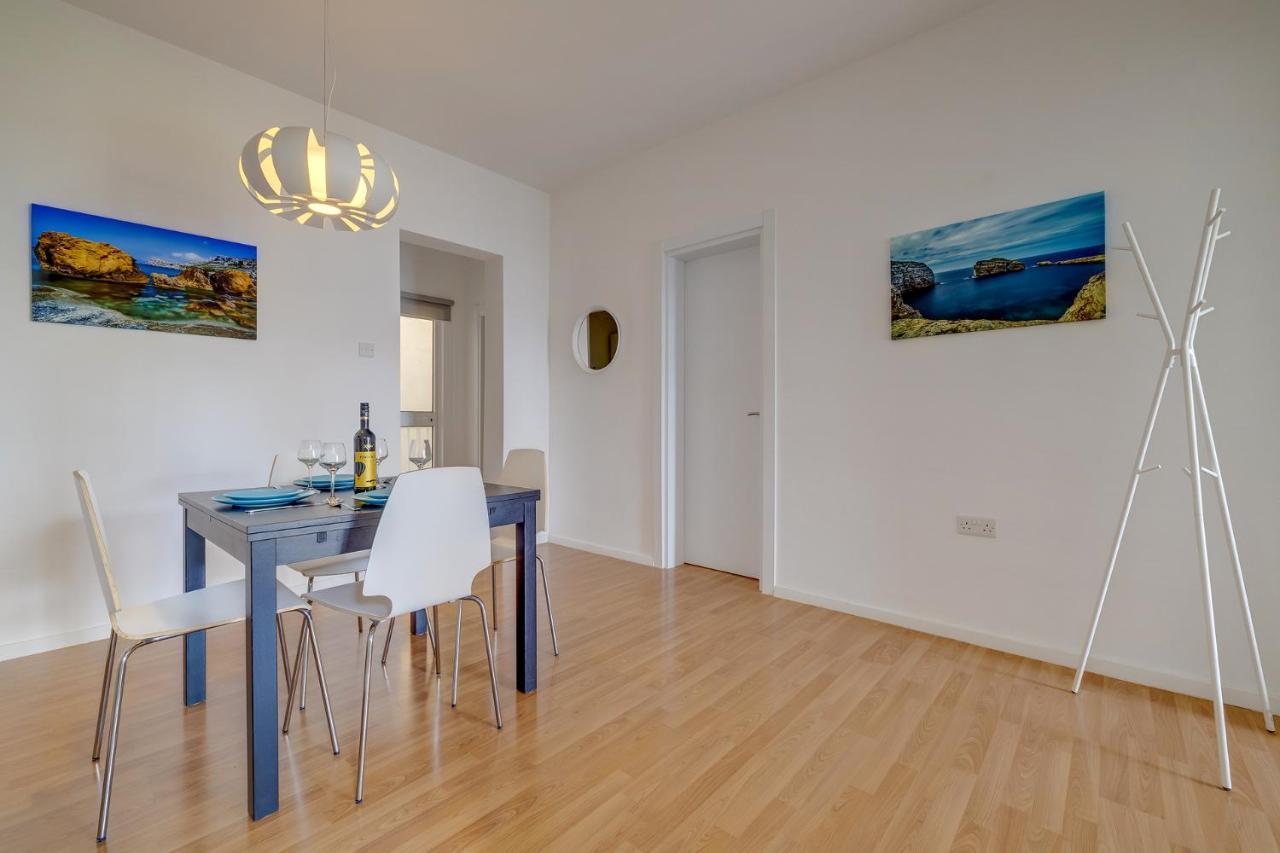 Apartment With Stunning Seaviews Sliema Exterior foto